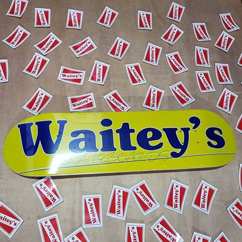 waiteys skateboard - yellow