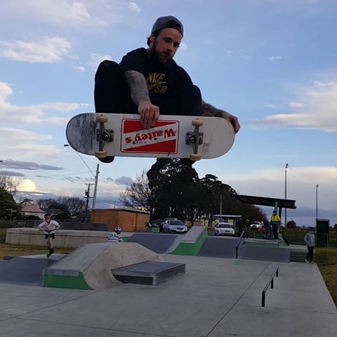waiteys skateboard - Jason Davies ollie at Leongatha Skate Park